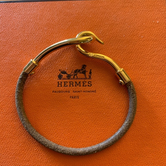 Hermès Gold Hook Bracelet - Picture 4 of 8